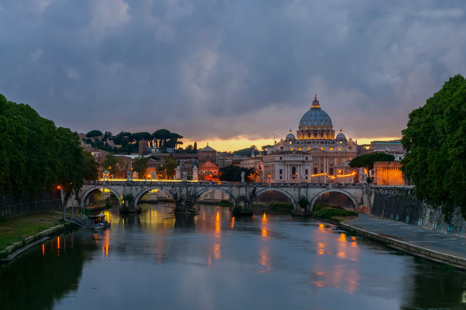 Sant'Angelo Bridge and St. Peter's Basilica in Rome — legal bridge between Brazil and Italy